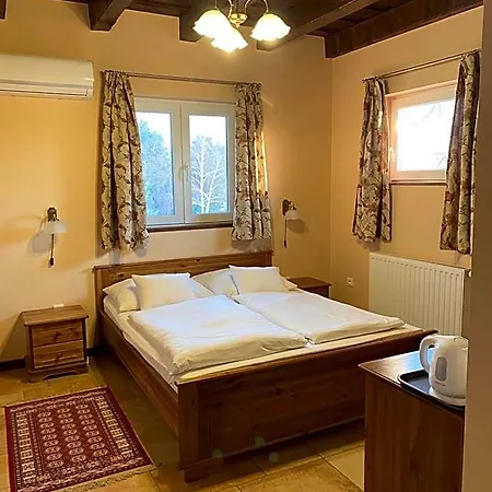 Aurora Panzio Nocleg ze śniadaniem Bük