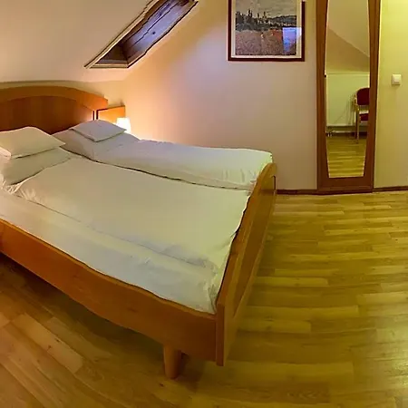Aurora Panzio Nocleg ze śniadaniem Bük