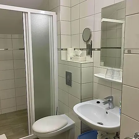 Aurora Panzio Nocleg ze śniadaniem 4*