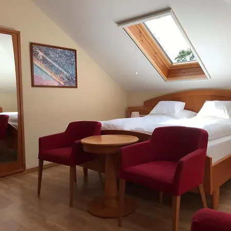 Couette-café Aurora Panzio 4*